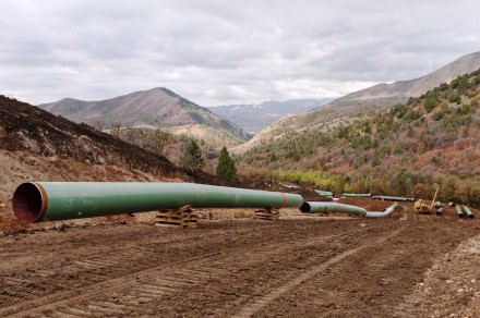 Kinder Morgan Buys Pipeline System Makes Investors Unhappy Kinder Morgan (NYSE KMI)