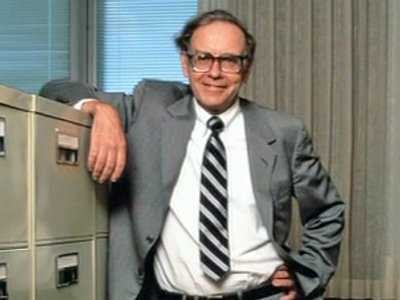 The Berkshire Bookshelf Light Reading for Buffett Converts MoneyBeat The Berkshire Bookshelf Light Reading for Buffett Converts MoneyBeat