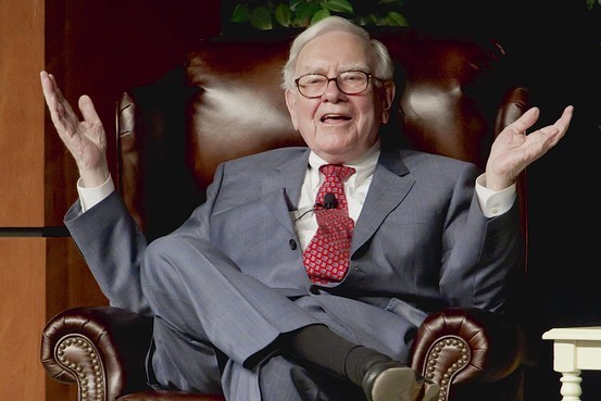 The Berkshire Bookshelf Light Reading for Buffett Converts MoneyBeat The Berkshire Bookshelf Light Reading for Buffett Converts MoneyBeat