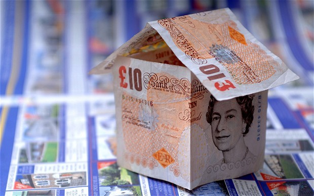 Buying a house with cash or with a mortgage