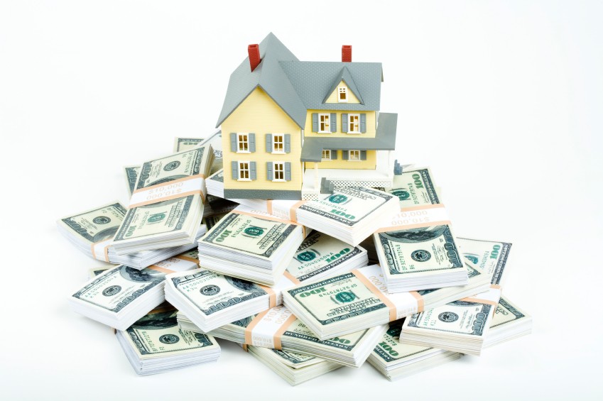 Buying a house with cash or with a mortgage