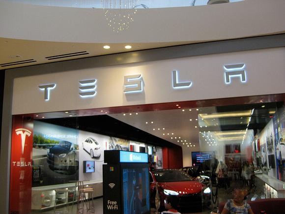 Why Longterm Investors Should Ignore Tesla Motors Frothy Valuation (TSLA)