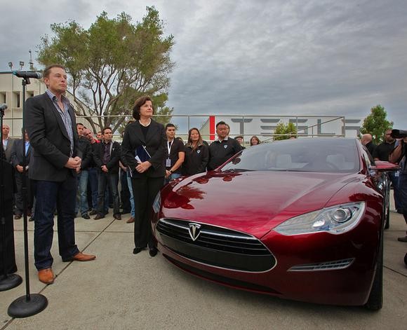 Why Longterm Investors Should Ignore Tesla Motors Frothy Valuation (TSLA)