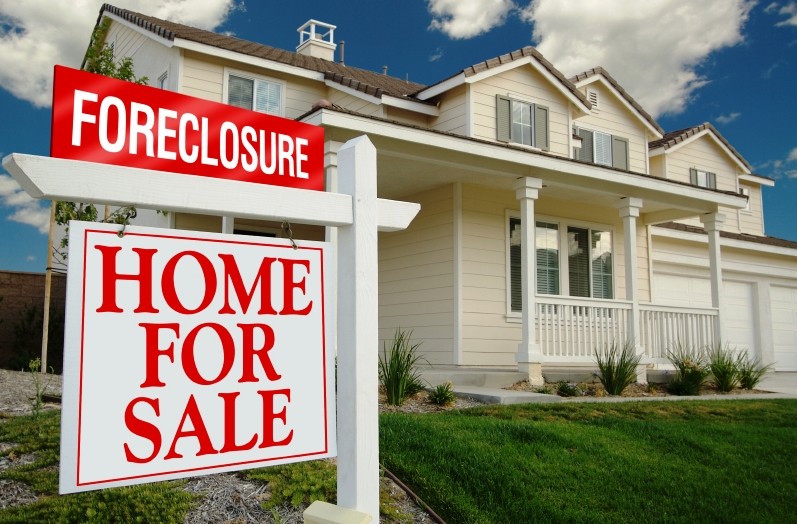 Buy Foreclosed Homes The Advantages and Disadvantages of Buying Foreclosed Homes